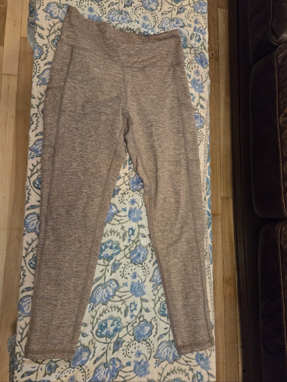 Womens The Hugger High Rise Leggings.